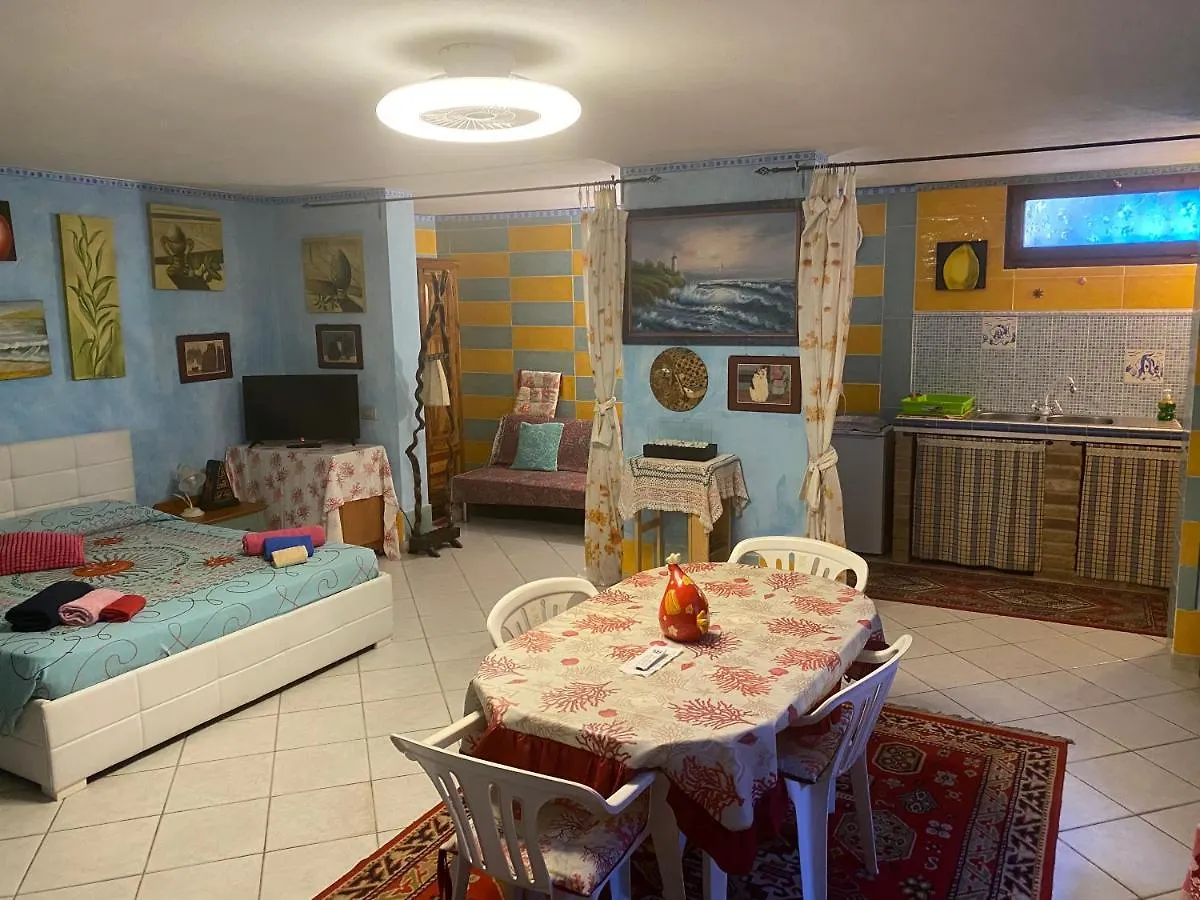 A Casa Di Oba, A Pochi Minuti Dal Mare Apartment Pula Italy